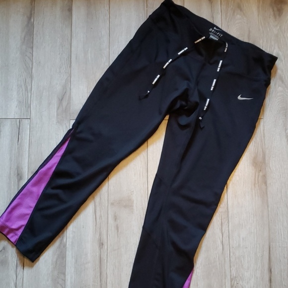 Nike Pants - Nike Cropped Leggings